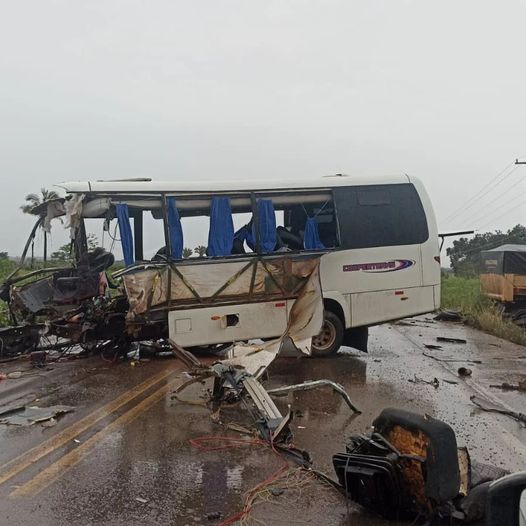 Choque frontal na PA-150, região do Araguaia, deixa dez mortos, entre eles uma criança