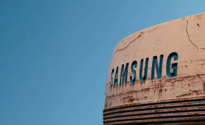 Samsung vai lançar tablet dobrável em formato inédito, diz vazamento