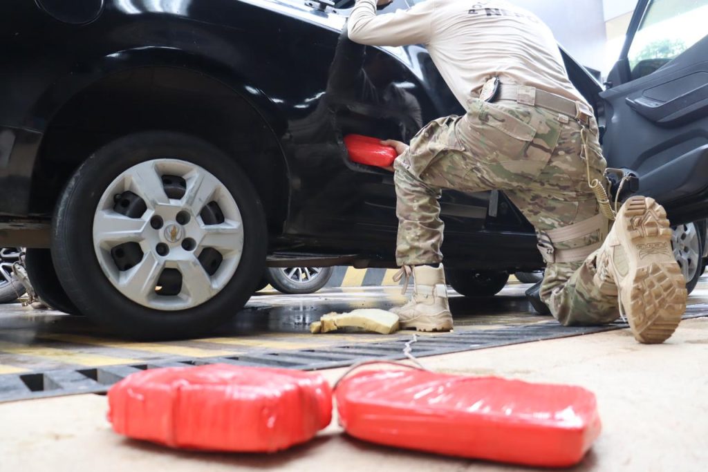 Cocaína escondida em carro procedente de Manaus é apreendida pela PF em Belém