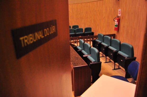 Homem que tentou matar ex-namorada em Redenção enfrenta júri popular