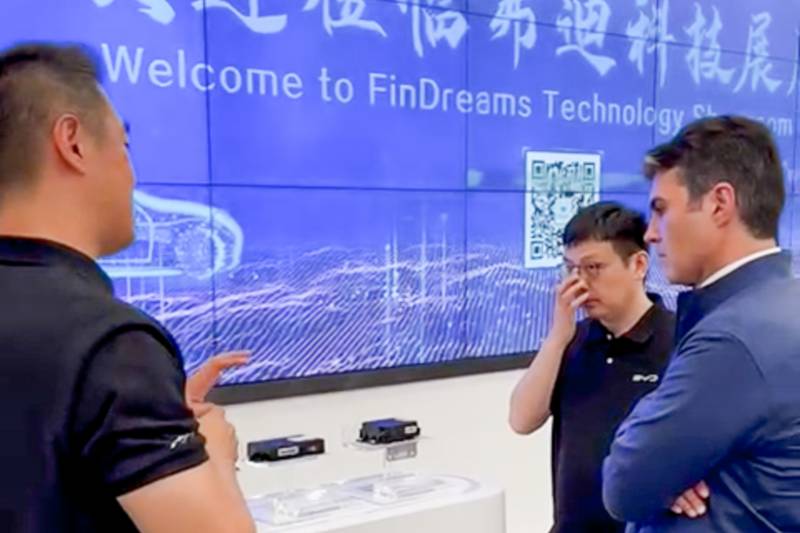 Na China, governador do Pará visita fábrica de veículos com energia limpa