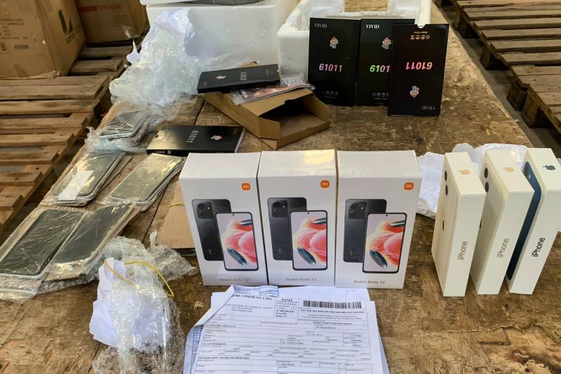 Sefa apreende 54 celulares e cinco placas para celulares em Redenção