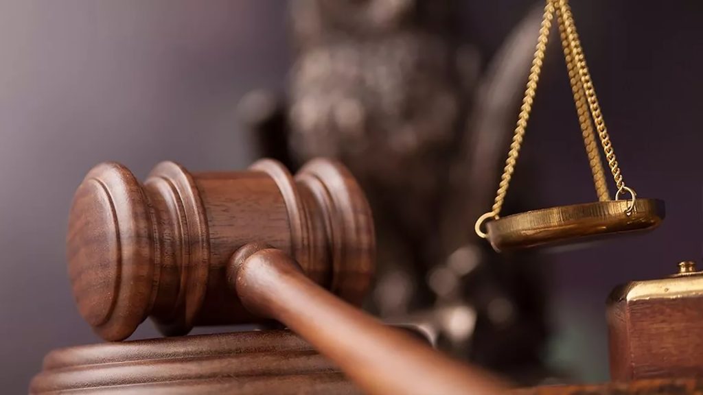 Homem é condenado a 21 anos de prisão por matar ex-companheira com tiro de espingarda na cabeça