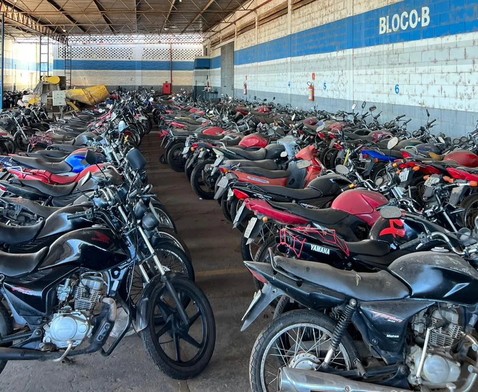 PRF vai leiloar quase 400 veículos apreendidos