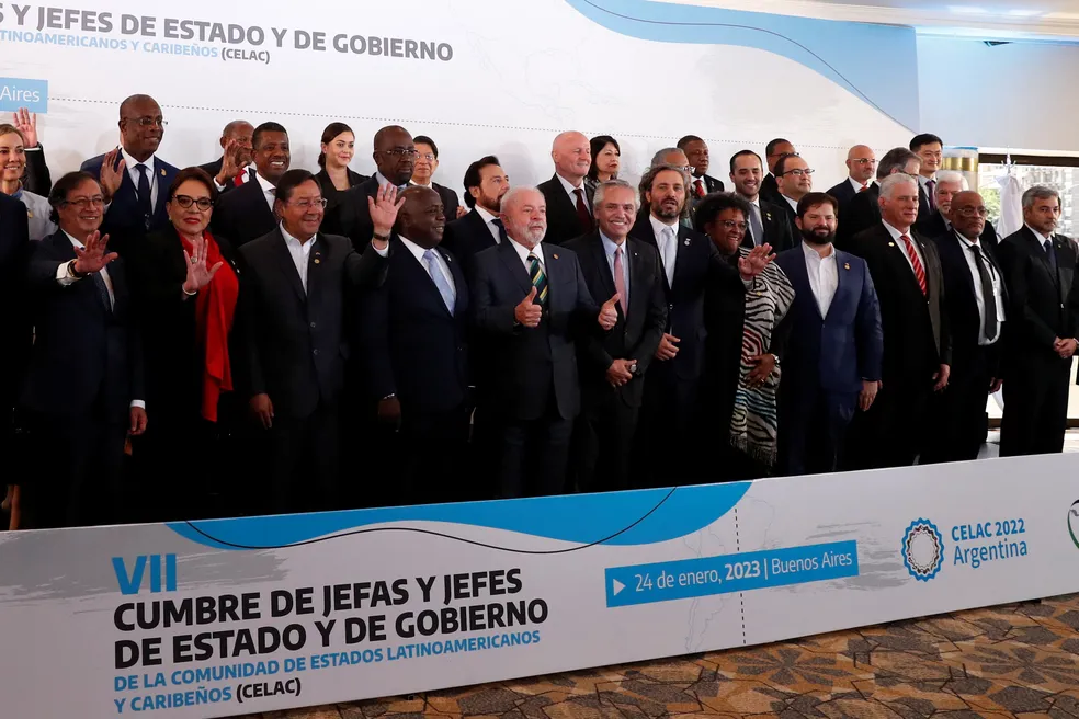 Lula chega à Bélgica para cúpula entre Celac e União Europeia; encontro começa nesta segunda