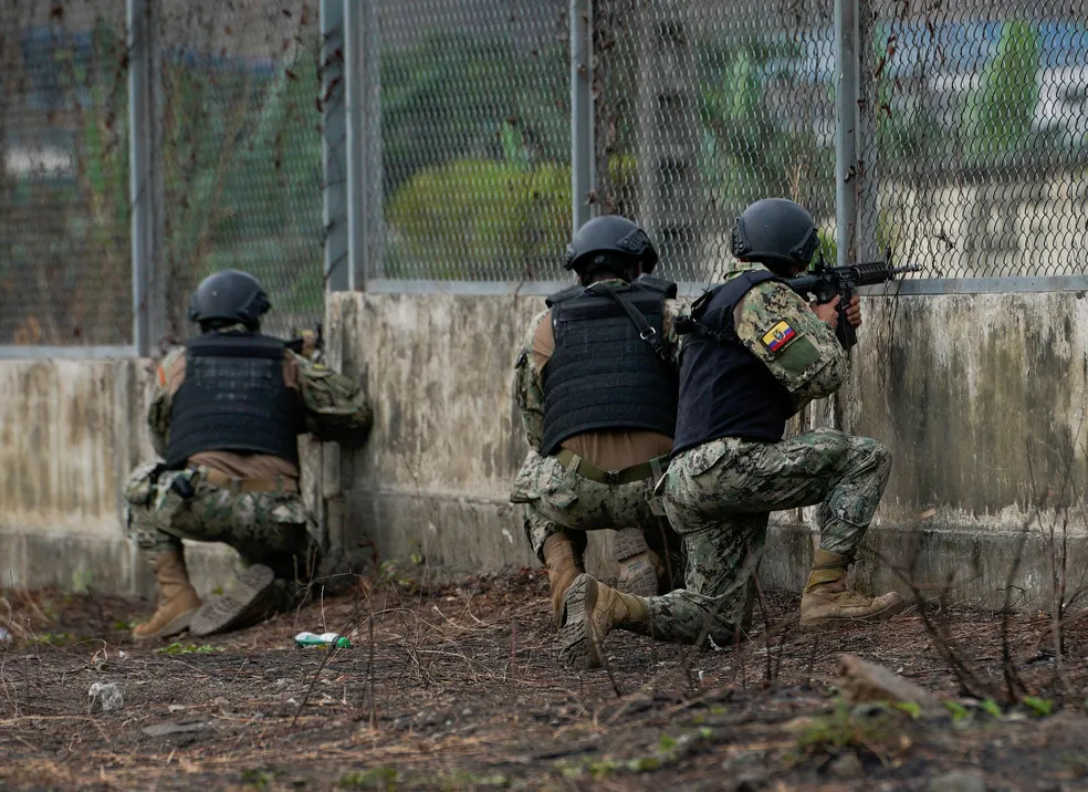 Massacre carcerário deixa 31 mortos e medo aumenta nas ruas