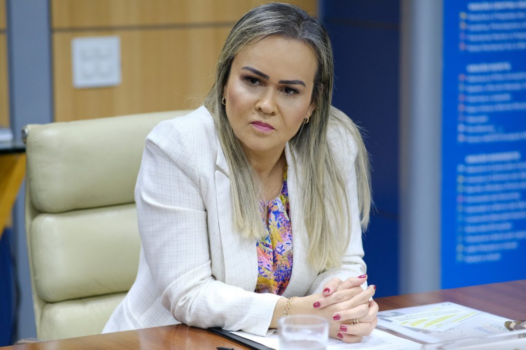 Daniela Carneiro colocou cargo à disposição, mas permanece até anúncio de substituto, diz Planalto