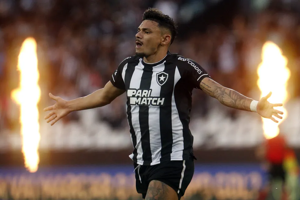 Glorioso dispara e “bota” 10 pontos de vantagem