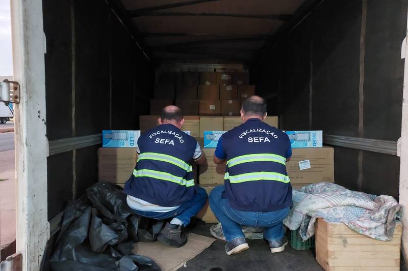 Sefa apreende 1,6 mil lâmpadas para iluminação externa