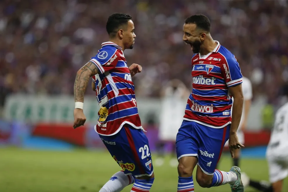Fortaleza elimina o Timão e é finalista da Sul-Americana
