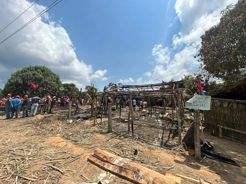 Lula manda ministro e presidente do Incra para assentamento do MST no Pará após incêndio