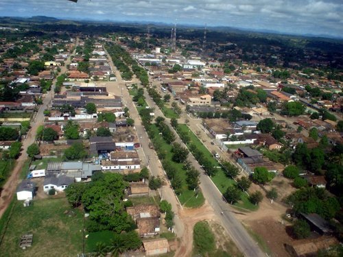 Água canalizada, esgoto, banheiro e coleta de lixo nas cidades do sul do Pará, segundo IBGE