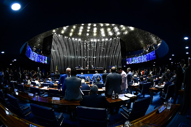 Senado aprova projeto que proíbe ‘saidinha’ de presos em feriados; texto vai à Câmara