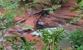Três jovens morrem após cabeça d’água atingir cachoeira em Paranavaí, dizem bombeiros; uma está desaparecida