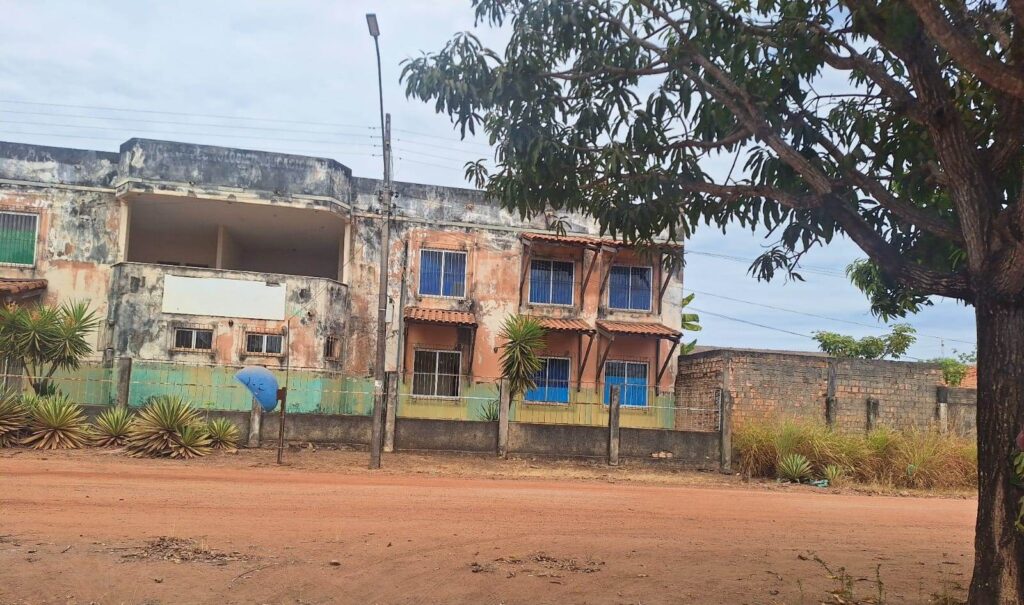 Escola Estadual Palma Muniz, de Redenção, à espera de sua reconstrução