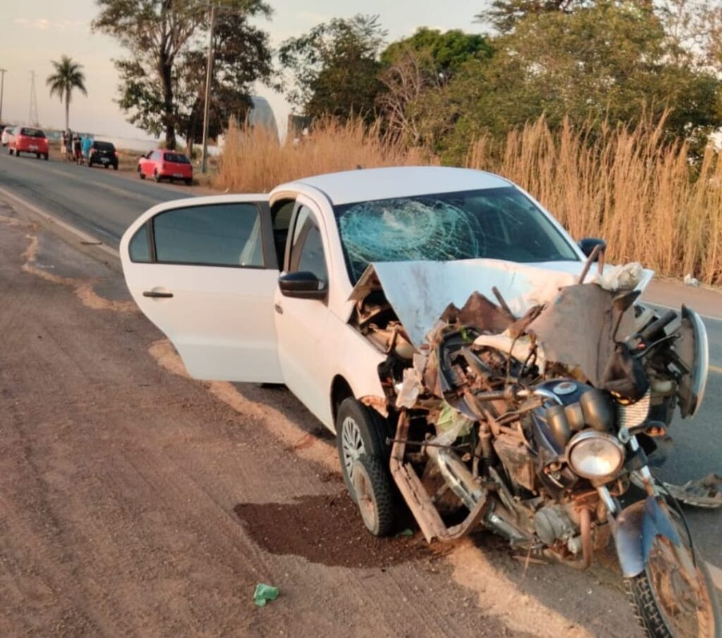 Acidente grave entre carro e motocicleta  na PA 287