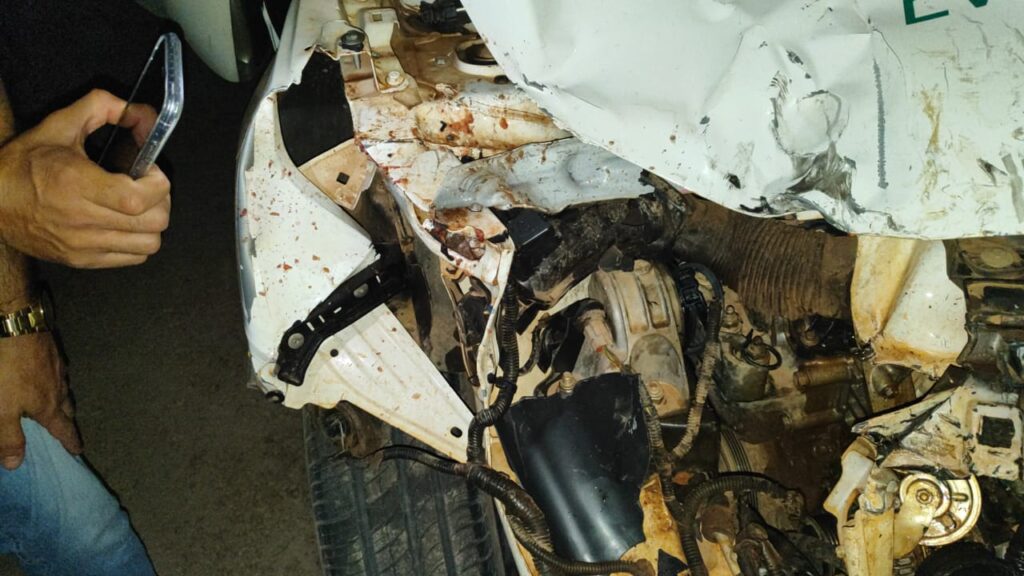 Acidente grave envolvendo veículo e motocicletas na PA 411 em Barreiras dos Campos