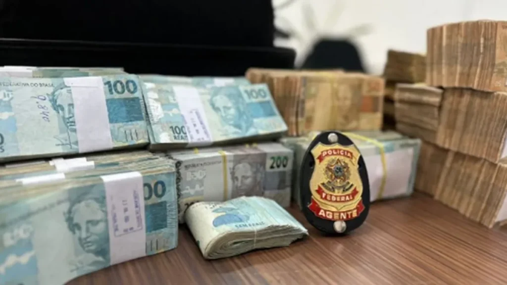 Promotor de Justiça é flagrado com quase R$ 1 milhão em mala no PI