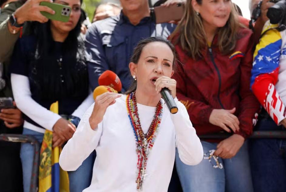 Venezuela tem dia de protestos da oposição e de apoiadores de Maduro