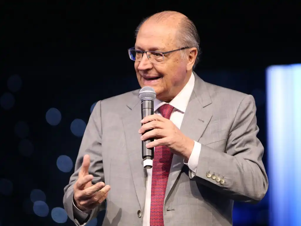 Alckmin Participa de Ato em Defesa do Estado Democrático e Contra Anistia aos Envolvidos nos Atos de 8 de Janeiro