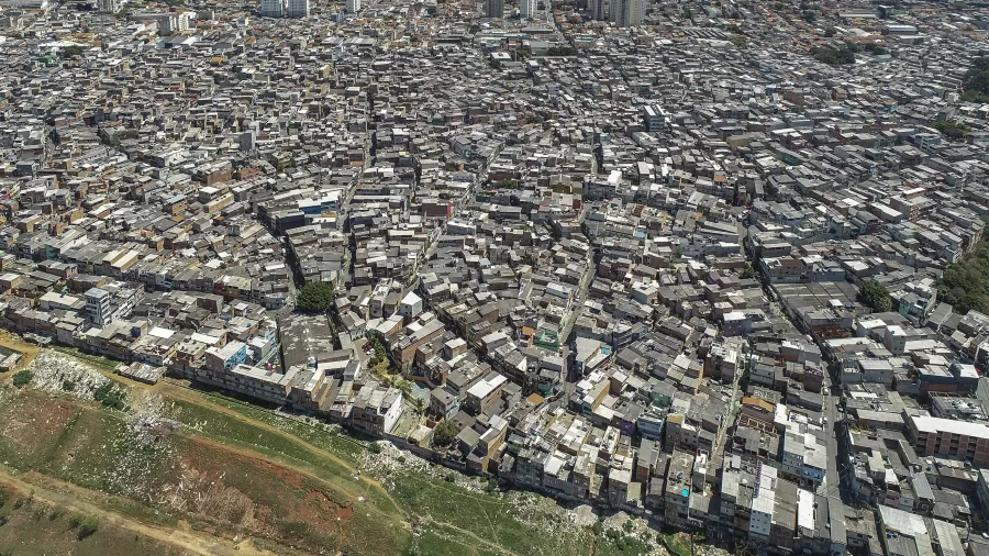 No Brasil, população em favelas cresce 43% em 12 anos e vai a 16,4 milhões