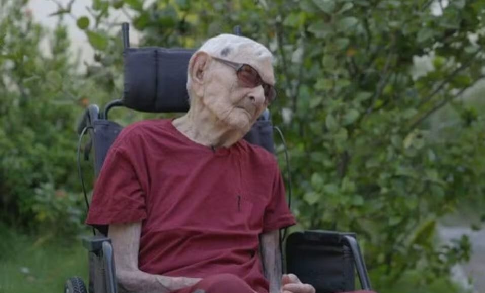 Rotina de seu João, de 112 anos, no interior do Ceará
