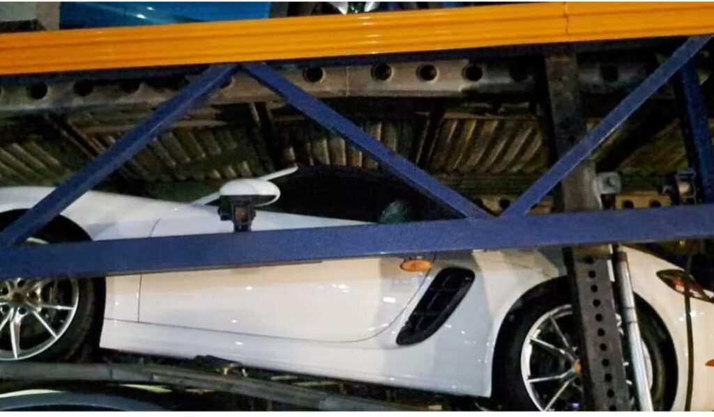 Sefa apreende Porsche zero km, avaliado em R$620 mil, em Dom Eliseu