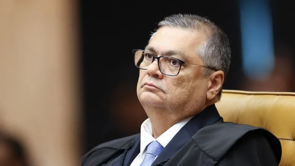 inistro Flávio Dino Suspende Pagamento de R$ 4,2 Bilhões em Emendas e Determina Investigação pela PF