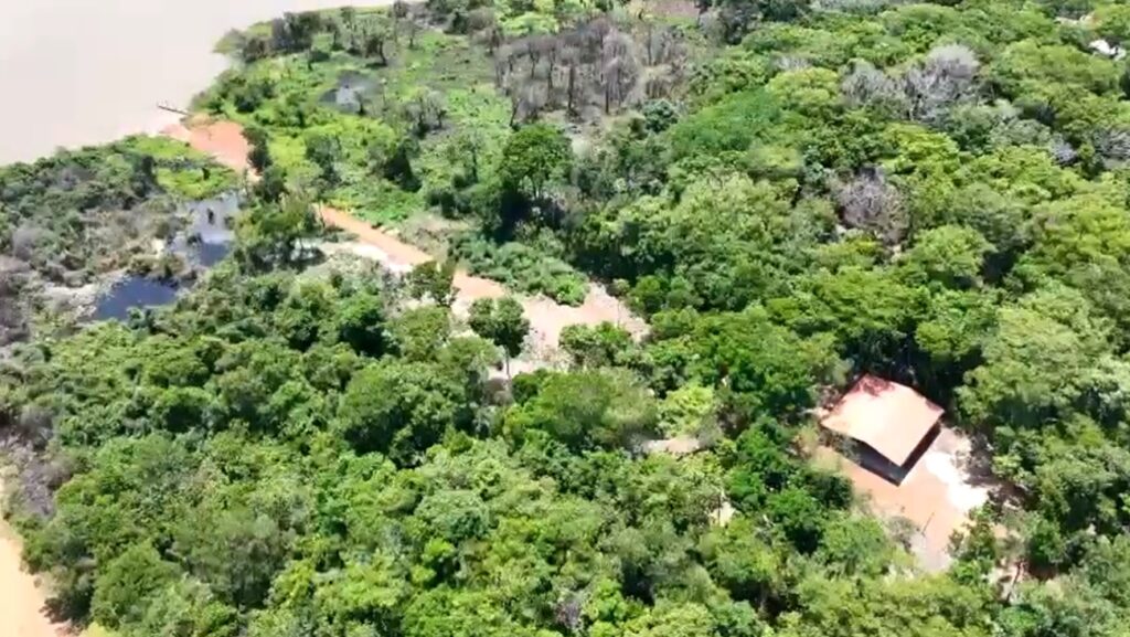 MPPA e PM combatem loteamento ilegal às margens do rio, em Conceição do Araguaia