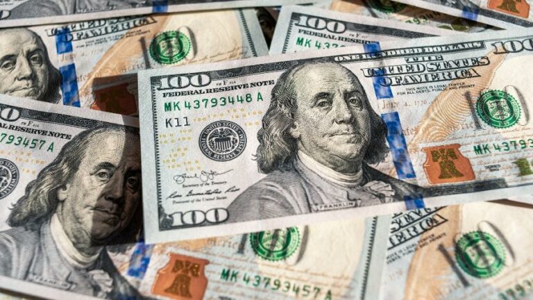 Em termos reais, dólar está mais de R$ 1 mais caro que na crise de Dilma