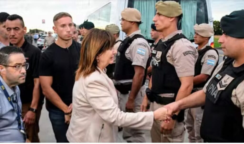 Argentina pretende reforçar barreira em fronteira com Brasil, diz ministra