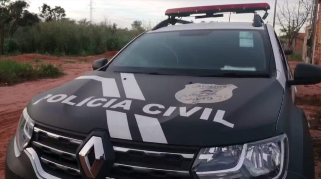 No TO, Mulher é presa suspeita de assassinar o marido a facadas e enterrar em cova no quintal de casa