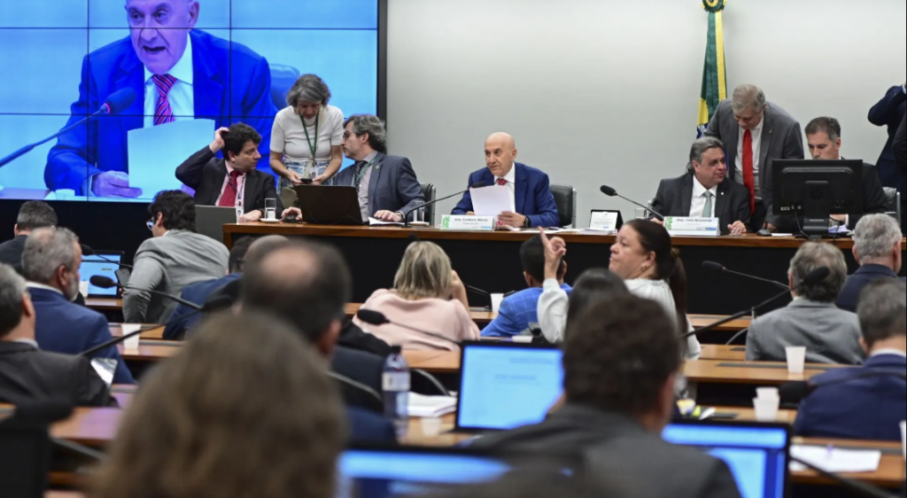 Comissão do Congresso aguarda relatório para votar Orçamento de 2025