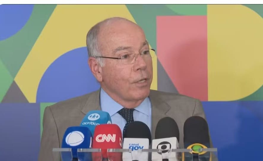 Governo descarta usar aviões da FAB para trazer brasileiros deportados dos EUA