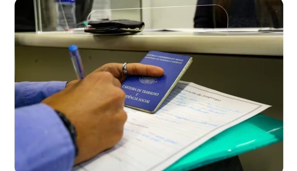 Desemprego vai a 6,5% no trimestre terminado em janeiro, diz IBGE