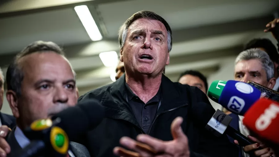 Bolsonaro é notificado pessoalmente na sede do PL sobre prazo para defesa