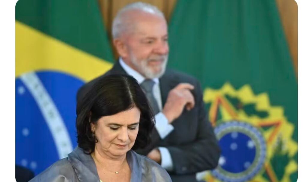 Lula troca Nísia Trindade por Alexandre Padilha no Ministério da Saúde