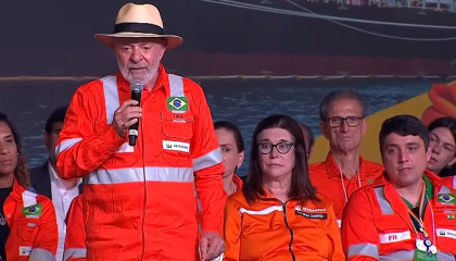 Lula culpa imposto estadual e empresas por gasolina mais cara