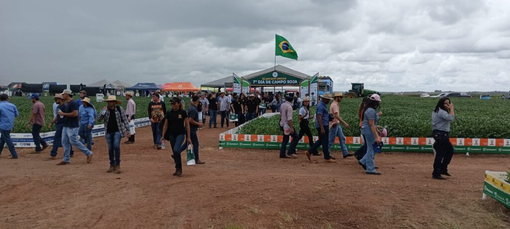 Alunos da Sectet participam de dia de campo em Redenção
