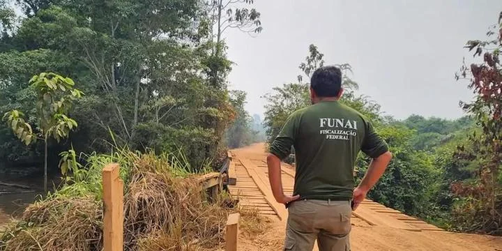Lula regulamenta poder de polícia da Funai