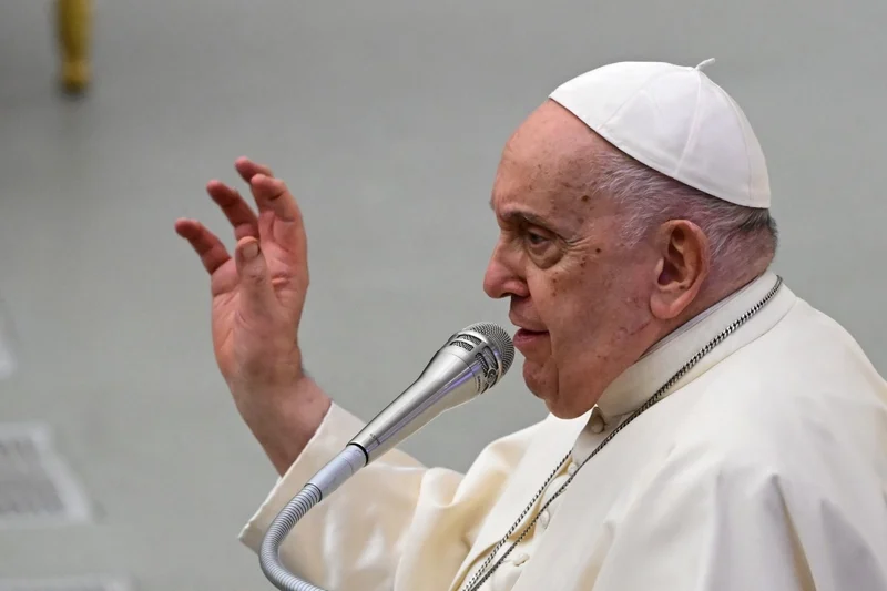 Roma vive clima de apreensão após piora na saúde do papa Francisco