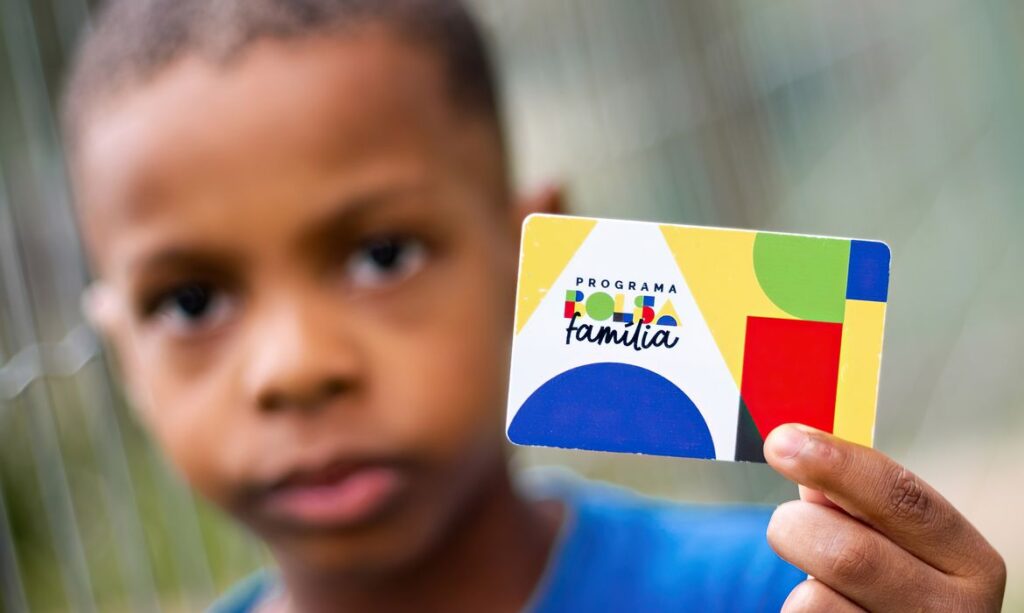 Caixa paga Bolsa Família; valor vai alcançar R$ 13,7 bilhões na economia