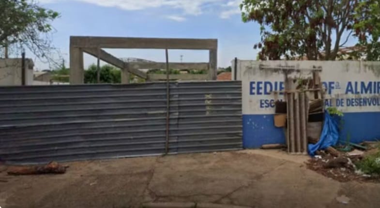 Escolas abandonadas em Cuiabá viram ruínas após obras milionárias paradas