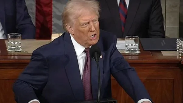 Trump acusa Brasil de aplicar tarifas ‘injustas’ e cita país no Congresso