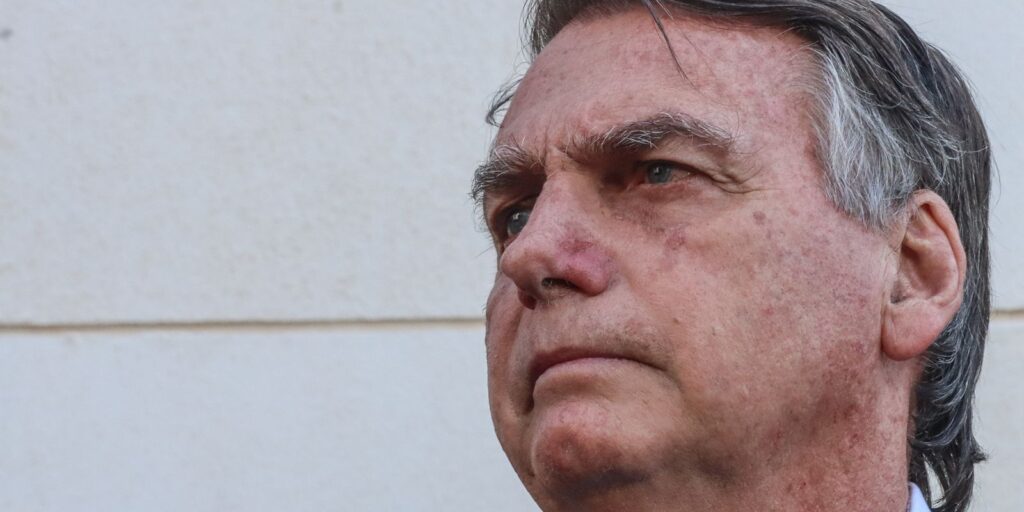 PGR pede para arquivar investigação de Bolsonaro sobre cartão de vacinação