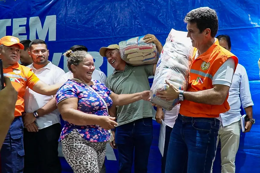 Estado entrega mais de mil cestas de alimentos a famílias afetadas por incêndios florestais em Redenção