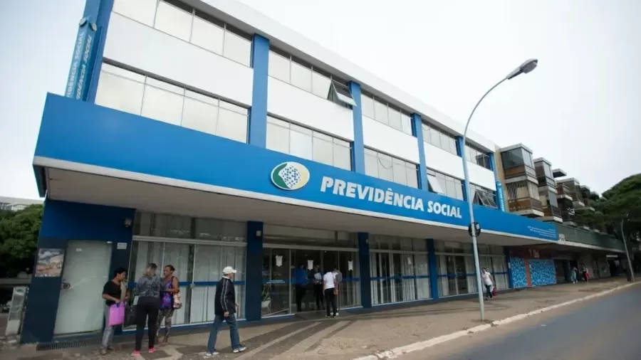 INSS ignorou seis alertas e atendeu interesse de grupos suspeitos, diz PF