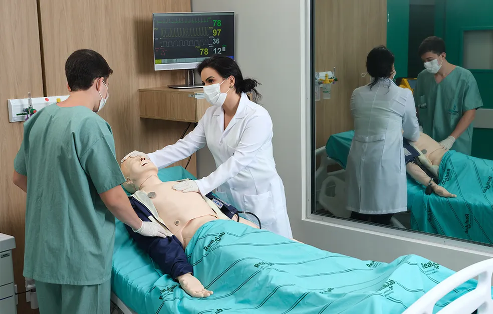 Cursos de medicina terão prova anual do MEC para avaliar a qualidade