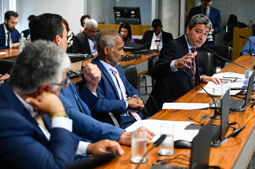 Comissão do Esporte no Senado aprova restrições a propagandas de casas de apostas