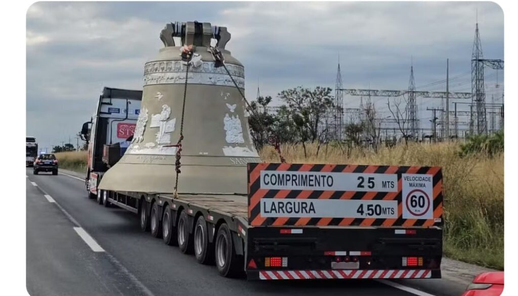 Maior sino que badala no mundo chega a Goiás